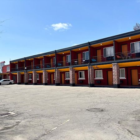 6267 Persepolis Inn Niagara Falls Eksteriør bilde
