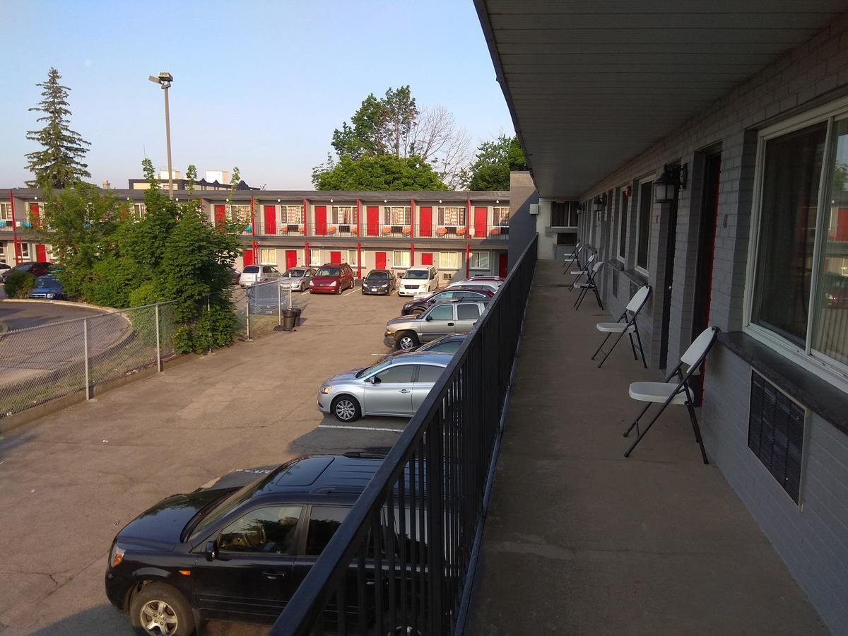 6267 Persepolis Inn Niagara Falls Eksteriør bilde